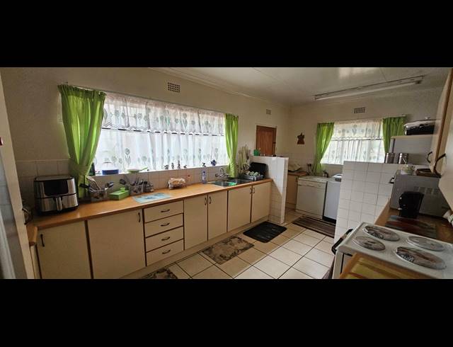 4 BEDROOM HOUSE FOR SALE IN HILLSHAVEN
